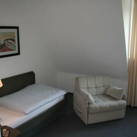 & Restaurant Mediterrane Kueche