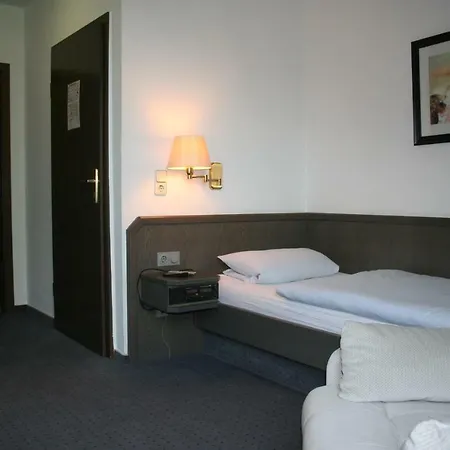 & Restaurant Mediterrane Kueche הורן-באד מאינברג