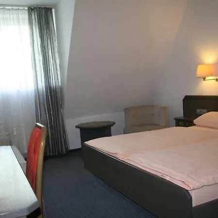 & Restaurant Mediterrane Kueche